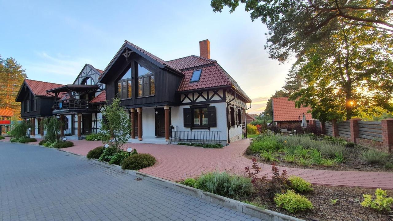 Dwór U Papuga Apartamento Ruciane-Nida Exterior foto